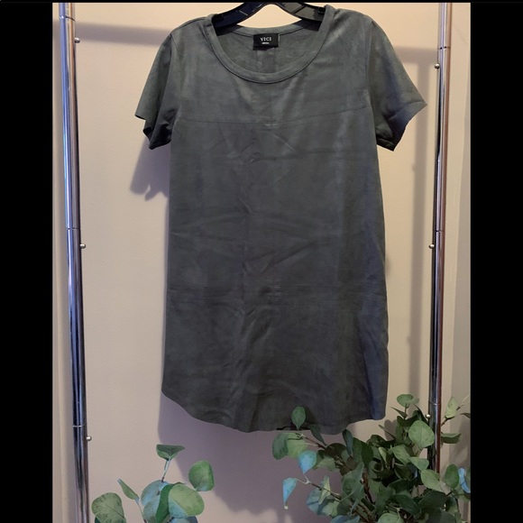 VICI Kacie Suede Shift Dress in Charcoal - Picture 4 of 5